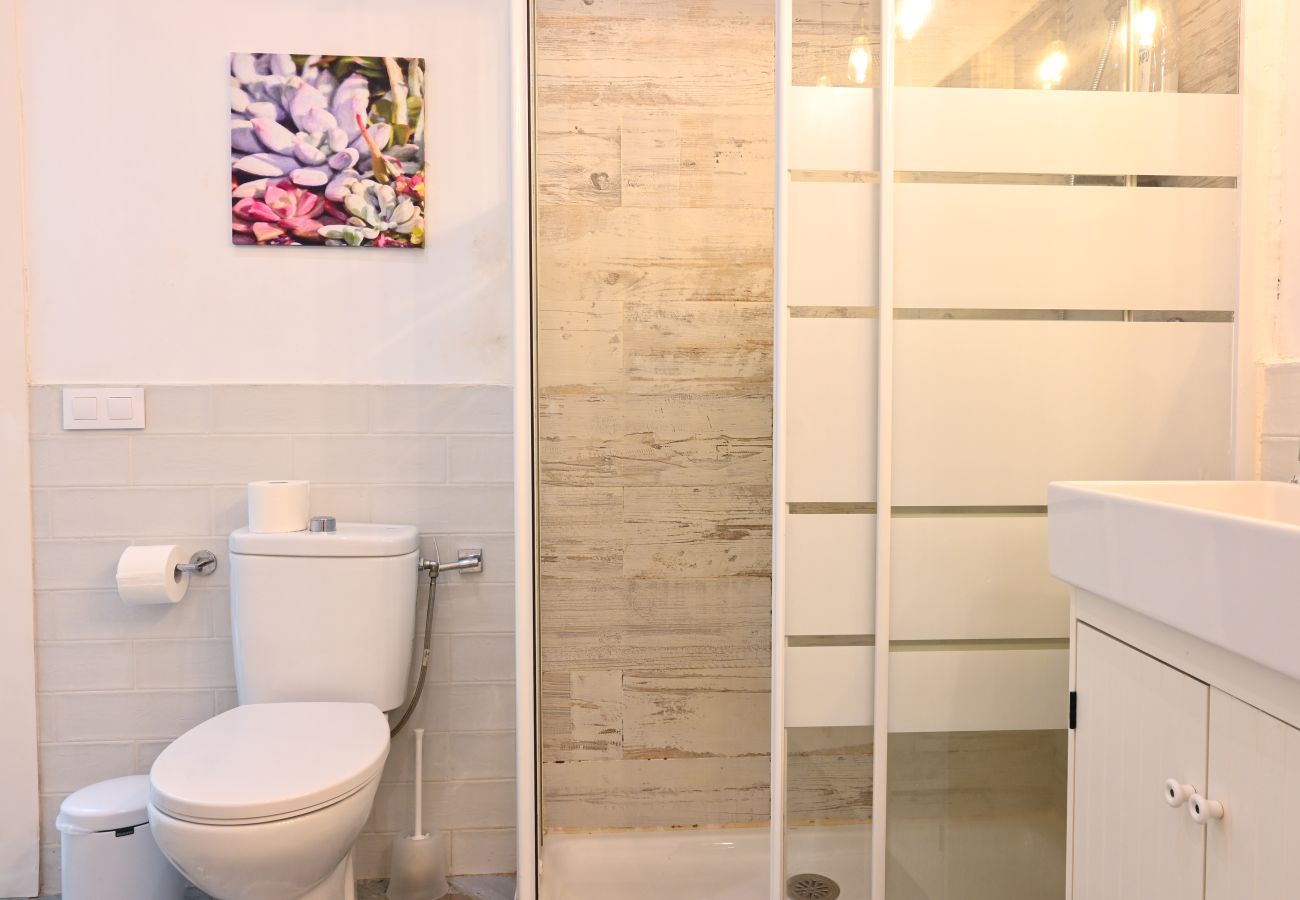 Apartamento em Madrid - M (MEN300) Moderno y elegante ap. Barrio Ibiza Apartamento em Madrid - M (MEN300) Moderno y elegante ap. Barrio Ibiza