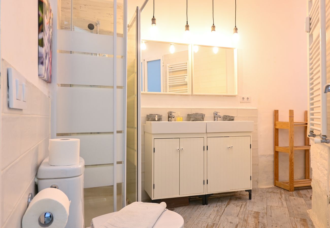 Apartamento em Madrid - M (MEN300) Moderno y elegante ap. Barrio Ibiza Apartamento em Madrid - M (MEN300) Moderno y elegante ap. Barrio Ibiza