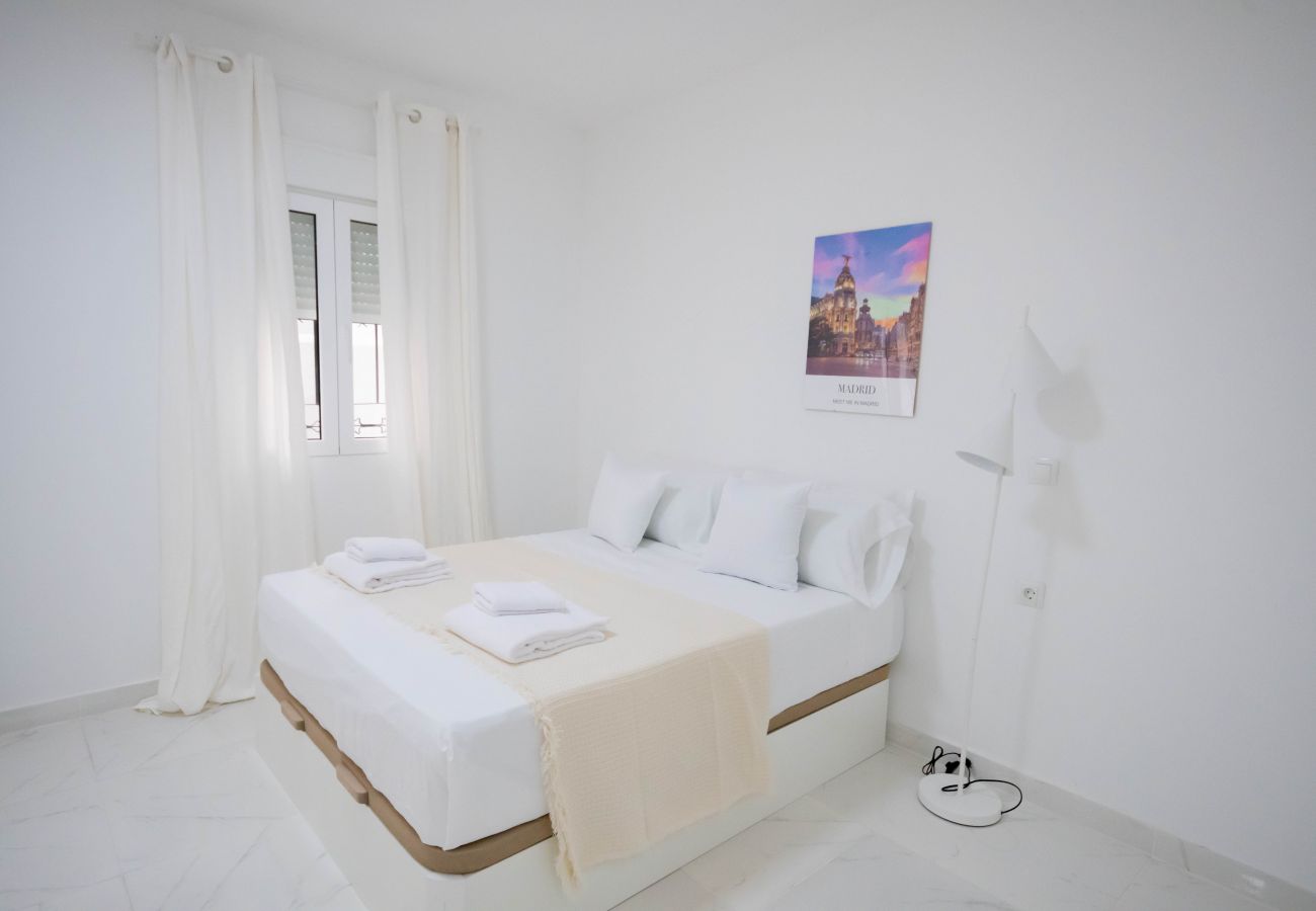 Estúdio em Madrid - M (MLU4B2) TETUAN "EL RETIRO" Estúdio em Madrid - M (MLU4B2) TETUAN "EL RETIRO"