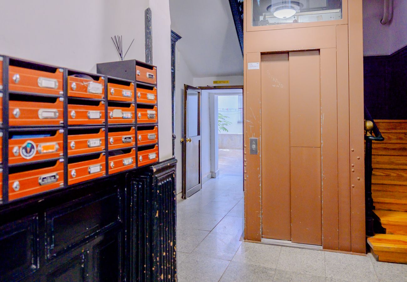 Apartamento em Madrid - M (REL100) Encantadora vivienda de dos dormitorios Apartamento em Madrid - M (REL100) Encantadora vivienda de dos dormitorios