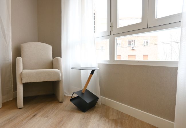 Apartamento em Madrid - M (VIL45) Amplia Casa de 3 Dormitorios: Vive la Na Apartamento em Madrid - M (VIL45) Amplia Casa de 3 Dormitorios: Vive la Na