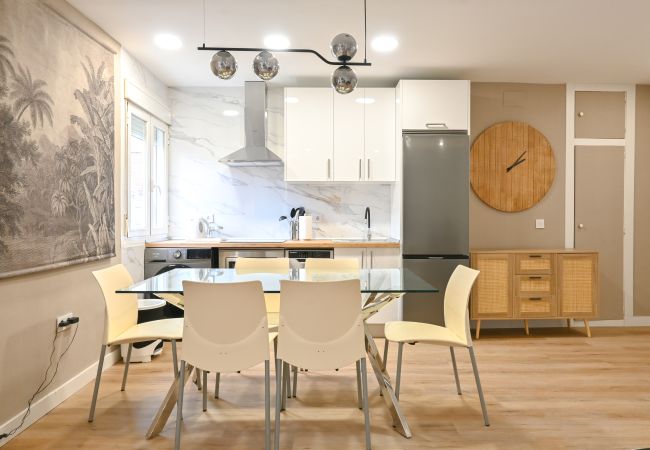 Apartamento em Madrid - M (VIL45) Amplia Casa de 3 Dormitorios: Vive la Na Apartamento em Madrid - M (VIL45) Amplia Casa de 3 Dormitorios: Vive la Na