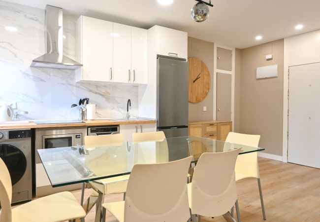 Apartamento em Madrid - M (VIL45) Amplia Casa de 3 Dormitorios: Vive la Na Apartamento em Madrid - M (VIL45) Amplia Casa de 3 Dormitorios: Vive la Na