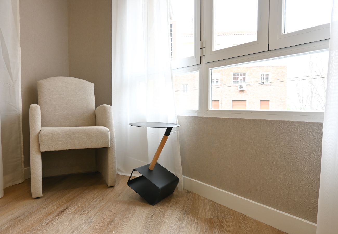 Apartamento em Madrid - M (VIL45) Amplia Casa de 3 Dormitorios: Vive la Na Apartamento em Madrid - M (VIL45) Amplia Casa de 3 Dormitorios: Vive la Na