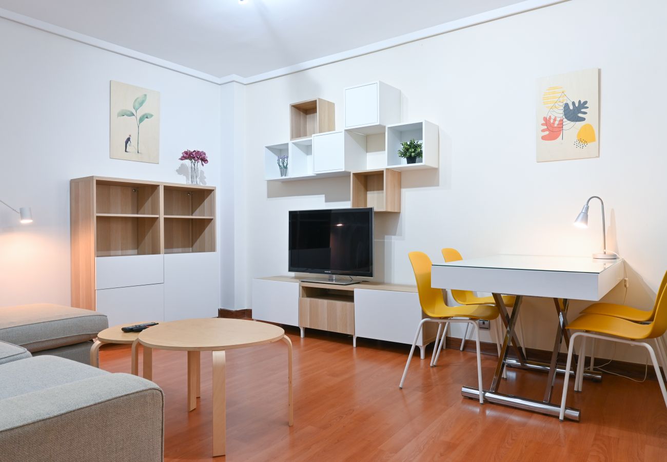 Apartamento em Madrid - M (ECA103)Acogedora vivienda de 2 dormitorios en C