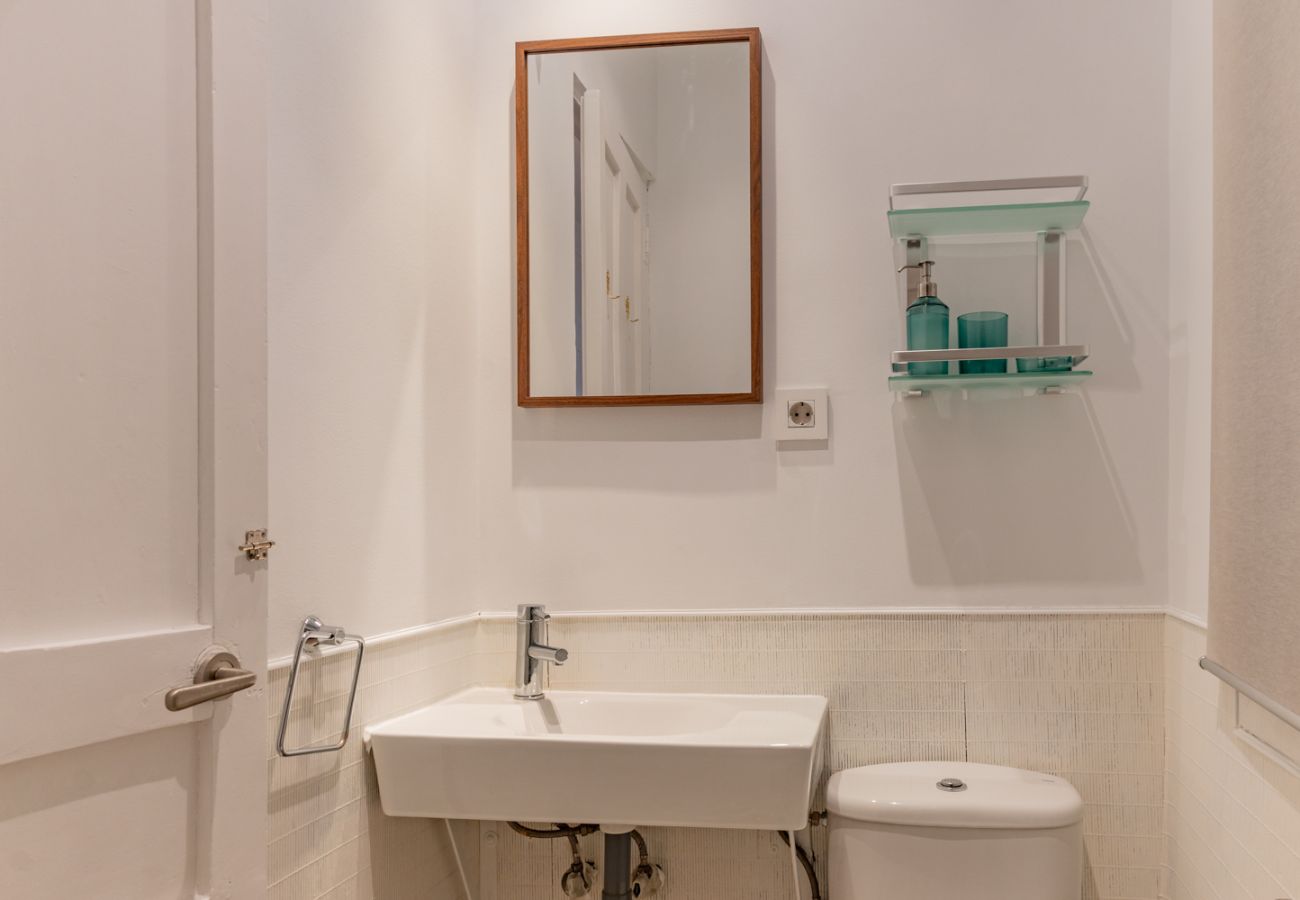 Apartamento em Madrid - M (SEN352)Elegante y luminoso piso en el corazón d Apartamento em Madrid - M (SEN352)Elegante y luminoso piso en el corazón d