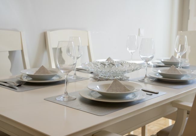 Apartamento em Madrid - M (TOL254)Acogedor piso con balcones en el centro  Apartamento em Madrid - M (TOL254)Acogedor piso con balcones en el centro