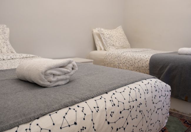 Apartamento em Madrid - M (TOL254)Acogedor piso con balcones en el centro  Apartamento em Madrid - M (TOL254)Acogedor piso con balcones en el centro