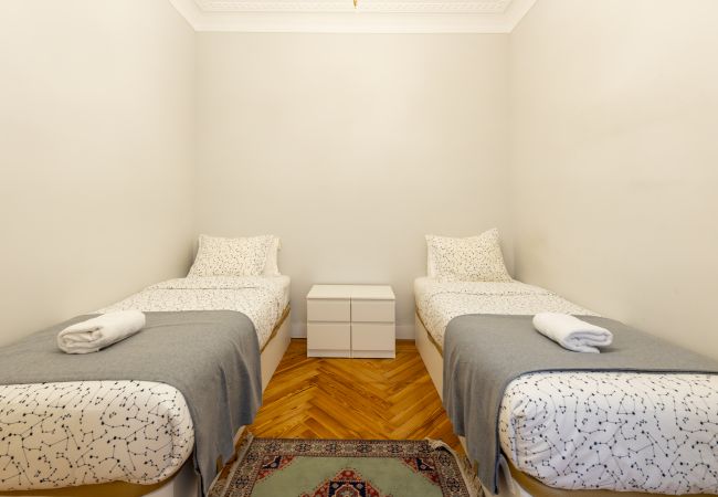 Apartamento em Madrid - M (TOL254)Acogedor piso con balcones en el centro  Apartamento em Madrid - M (TOL254)Acogedor piso con balcones en el centro