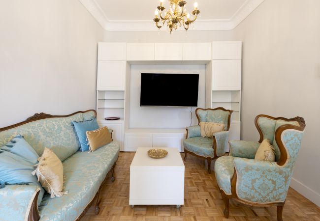 Apartamento em Madrid - M (TOL254)Acogedor piso con balcones en el centro  Apartamento em Madrid - M (TOL254)Acogedor piso con balcones en el centro