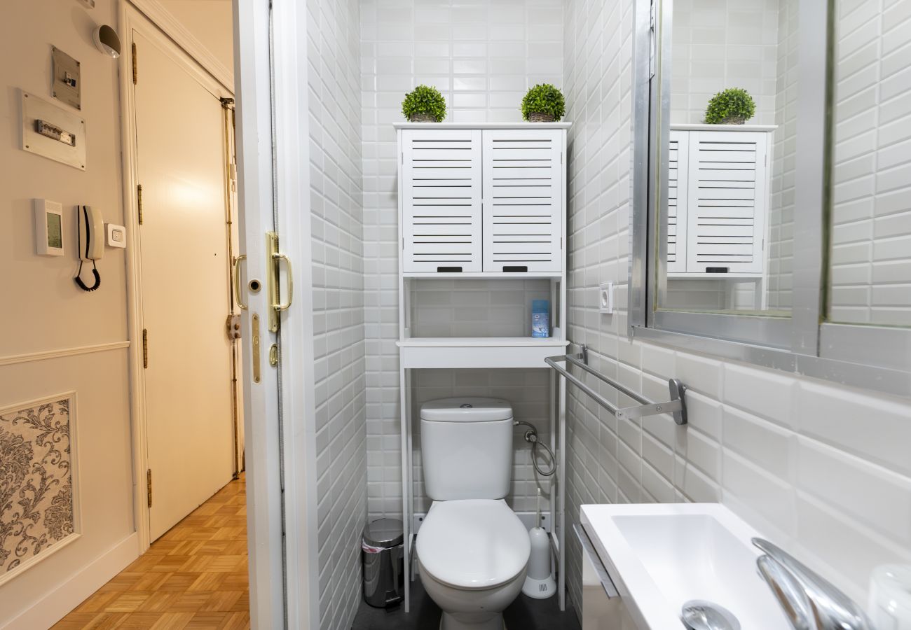 Apartamento em Madrid - M (TOL254)Acogedor piso con balcones en el centro  Apartamento em Madrid - M (TOL254)Acogedor piso con balcones en el centro