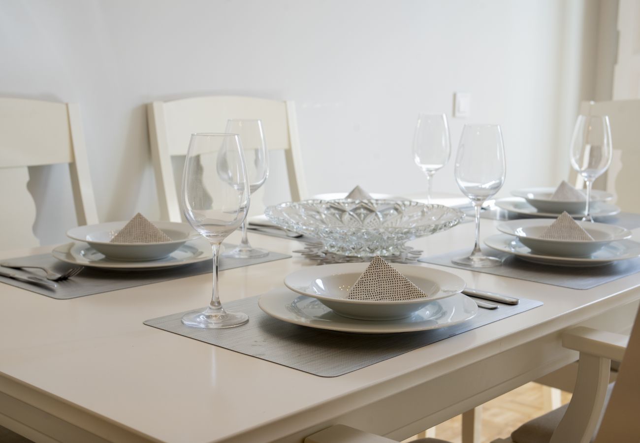 Apartamento em Madrid - M (TOL254)Acogedor piso con balcones en el centro  Apartamento em Madrid - M (TOL254)Acogedor piso con balcones en el centro