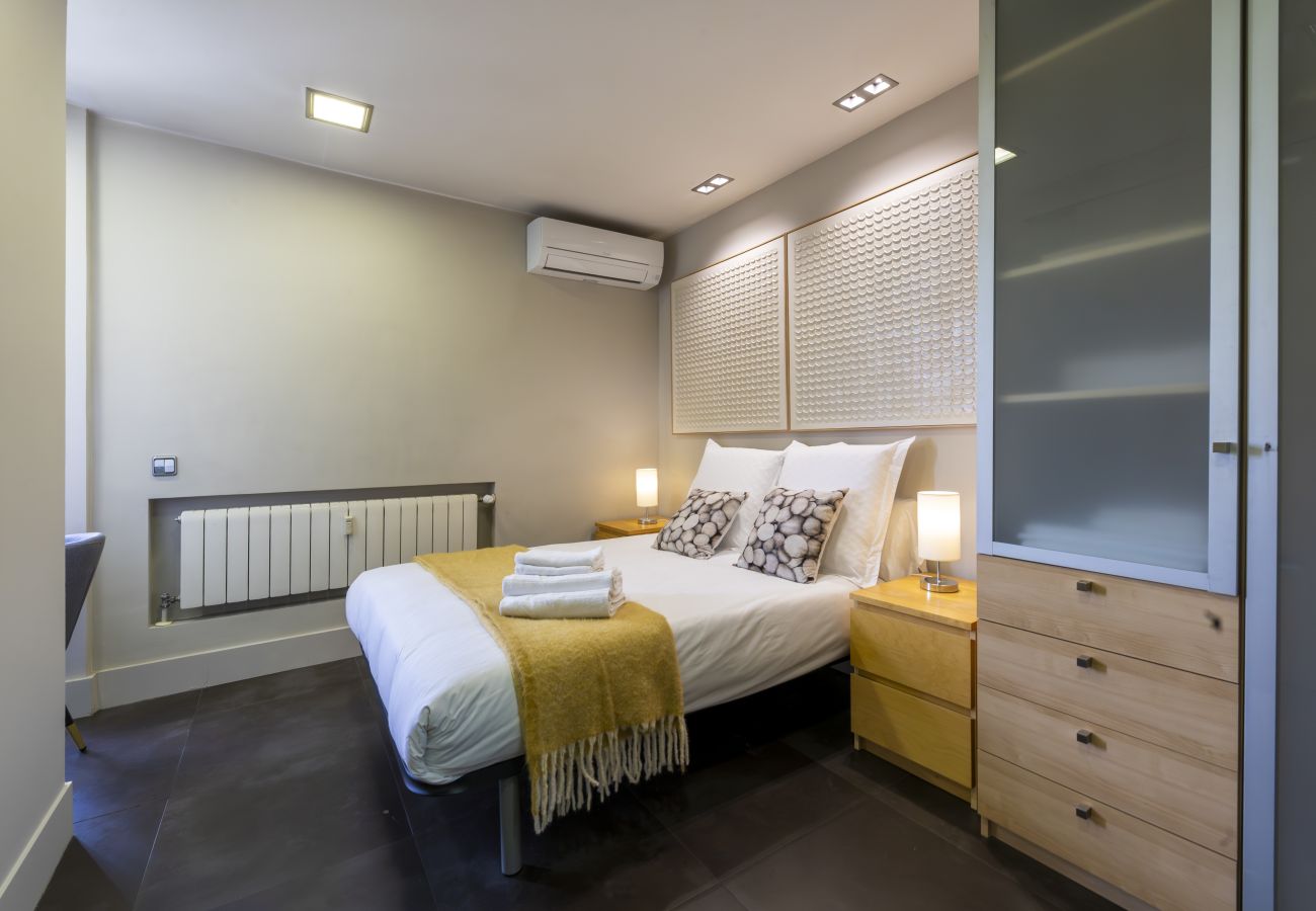 Apartamento em Madrid - M (PAC63)Alquiler Mensual en Madrid – Piso Exteri Apartamento em Madrid - M (PAC63)Alquiler Mensual en Madrid – Piso Exteri