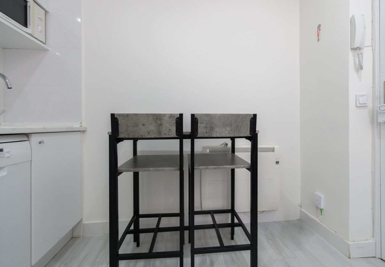 Apartamento em Madrid - M (MDL92)Alquiler Mensual en Madrid – Piso moderno Apartamento em Madrid - M (MDL92)Alquiler Mensual en Madrid – Piso moderno