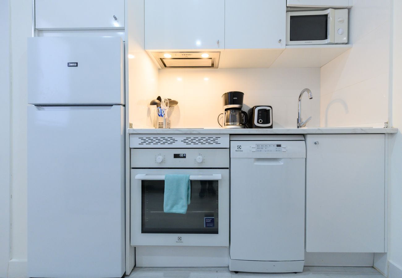 Apartamento em Madrid - M (MDL92)Alquiler Mensual en Madrid – Piso moderno Apartamento em Madrid - M (MDL92)Alquiler Mensual en Madrid – Piso moderno