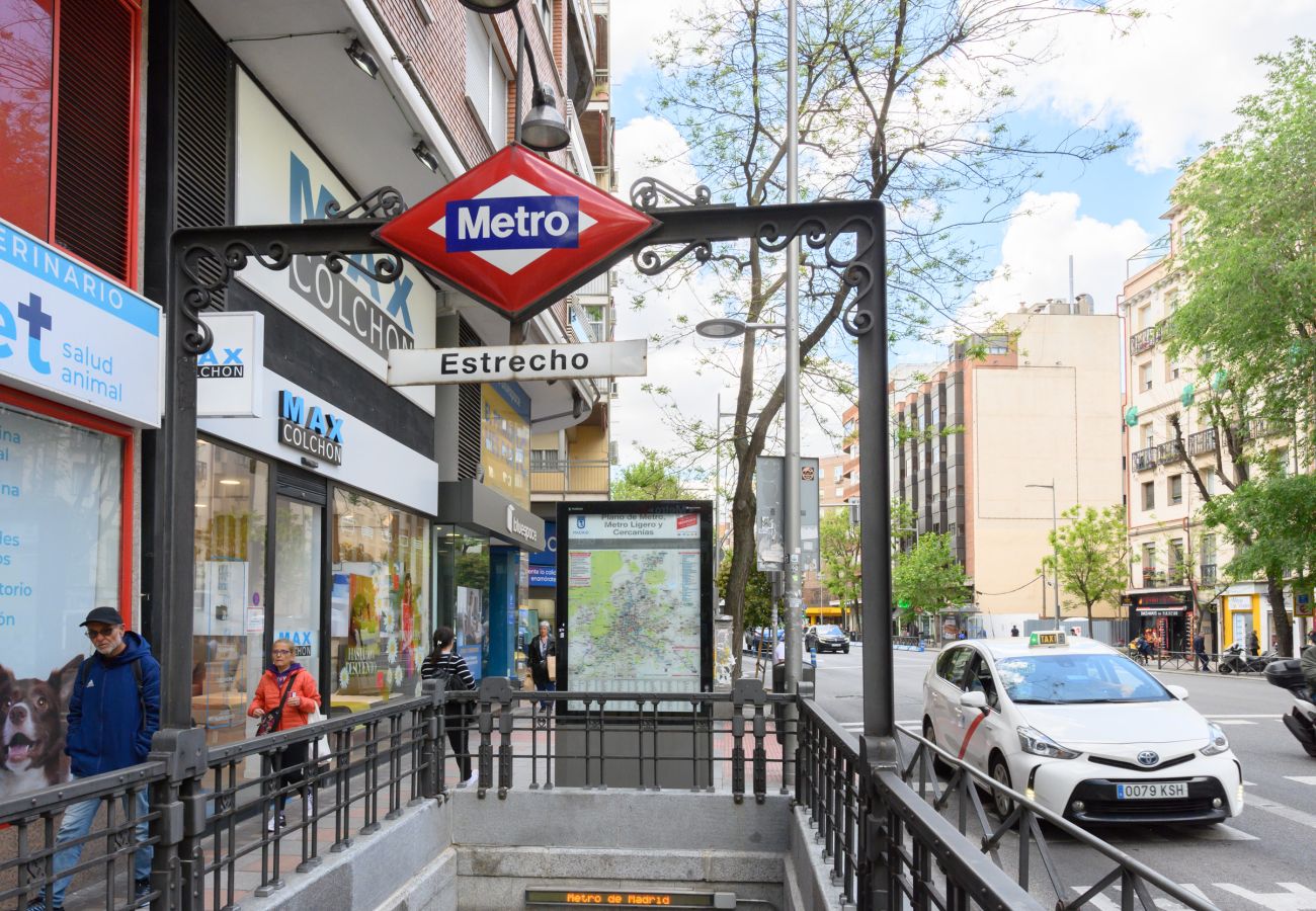 Apartamento em Madrid - M (MDL92)Alquiler Mensual en Madrid – Piso moderno Apartamento em Madrid - M (MDL92)Alquiler Mensual en Madrid – Piso moderno