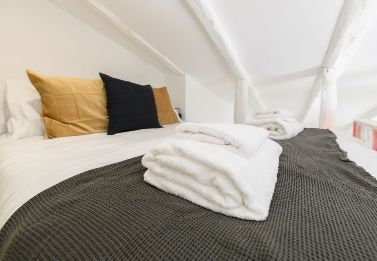 Apartamento em Madrid - M (SVF154) Piso tipo loft de 1 dormitorio en el ce Apartamento em Madrid - M (SVF154) Piso tipo loft de 1 dormitorio en el ce
