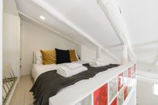 Apartamento em Madrid - M (SVI15) Piso tipo loft de 1 dormitorio en el ce
