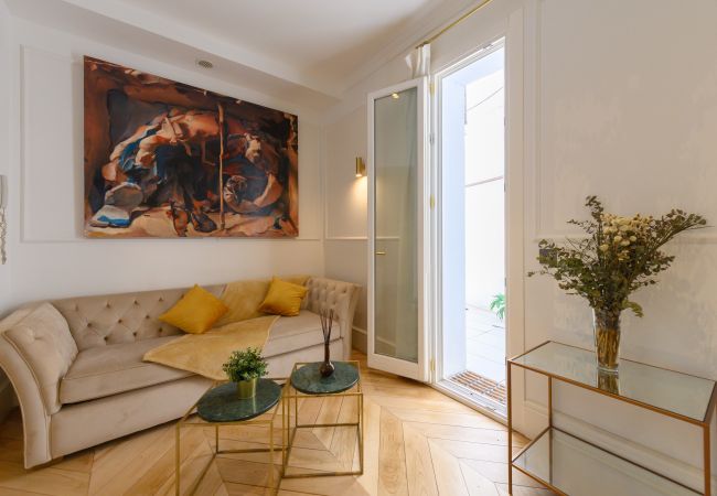 Apartamento em Madrid - M (GPA240) Exclusivo Piso de Lujo en el Barrio de