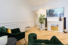 Apartamento em Madrid - M (GPA240) Exclusivo Piso de Lujo en el Barrio de