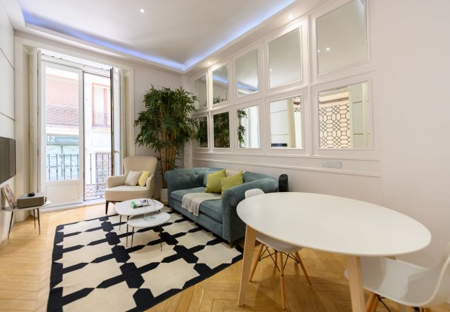 Apartamento em Madrid - M (REI251)Apartamento de Lujo en el Corazón de Mad Apartamento em Madrid - M (REI251)Apartamento de Lujo en el Corazón de Mad