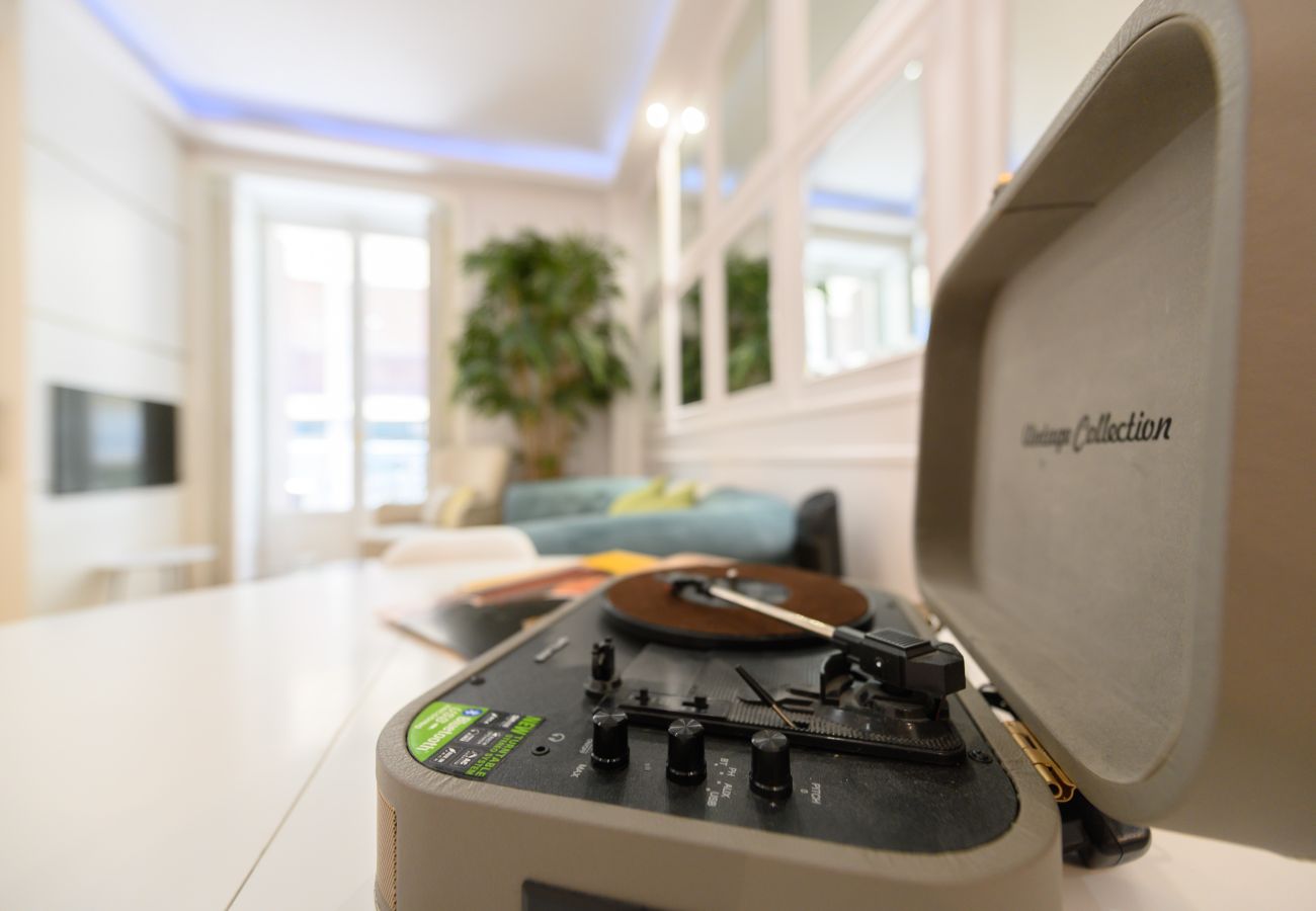 Apartamento em Madrid - M (REI251)Apartamento de Lujo en el Corazón de Mad Apartamento em Madrid - M (REI251)Apartamento de Lujo en el Corazón de Mad