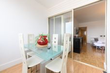 Apartamento em Madrid - M (AGPE322)Piso de 2 Dormitorios con Vistas a la C