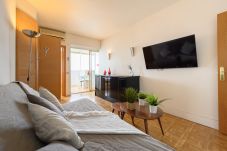 Apartamento em Madrid - M (AGPE322)Piso de 2 Dormitorios con Vistas a la C