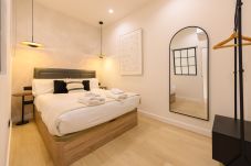 Apartamento em Madrid - M (AGU230)Tu hogar en la ciudad: piso de 3 habita