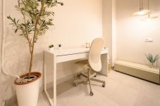 Apartamento em Madrid - M (PVB40)Apartamento con Estilo Único y Barra-Bar