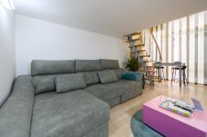 Apartamento em Madrid - M (HOR291)Moderno dúplex de 1 dormitorio con toda