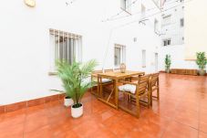 Apartamento em Madrid - M (MAL71A) Moderno piso de 2 dormitorios con terra