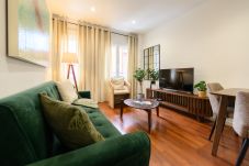 Apartamento em Madrid - M (MAL71A) Moderno piso de 2 dormitorios con terra