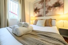 Apartamento em Madrid - M (MAL71A) Moderno piso de 2 dormitorios con terra