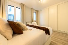 Apartamento em Madrid - M (FER54D)Luminoso piso de 2 dormitorios con balco