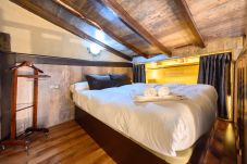 Apartamento em Madrid - M (SLU33) Amplio Loft en La Latina