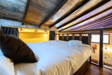 Apartamento em Madrid - M (SLU33) Amplio Loft en La Latina