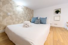 Apartamento em Madrid - M (RBL180) Acogedor dúplex en Salamanca