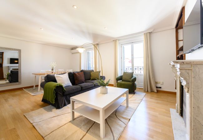 Apartamento em Madrid - M (FER55D) Amplio piso 3 dormitorios en Moncloa