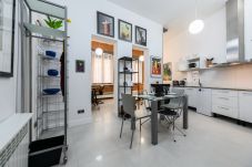 Apartamento em Madrid - M (SIL6BI) Moderno piso 1 dormitorio - Centro de M