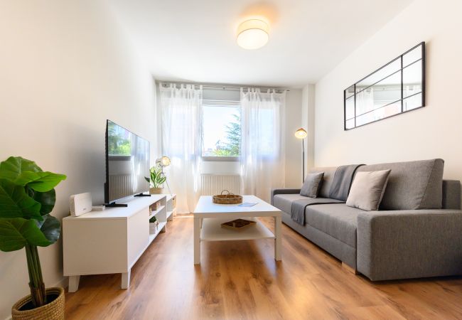 Apartamento em Madrid - M (SAQU312C) Amplio piso de 1 dormitorio en Tetuán