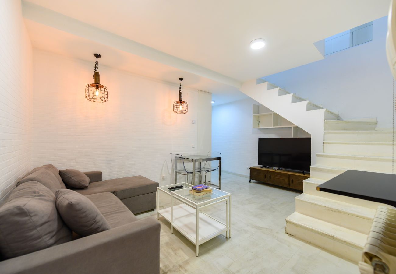 Apartamento em Madrid - M (PRA100C) Piso 2 dormitorios y 2 baños en el cen
