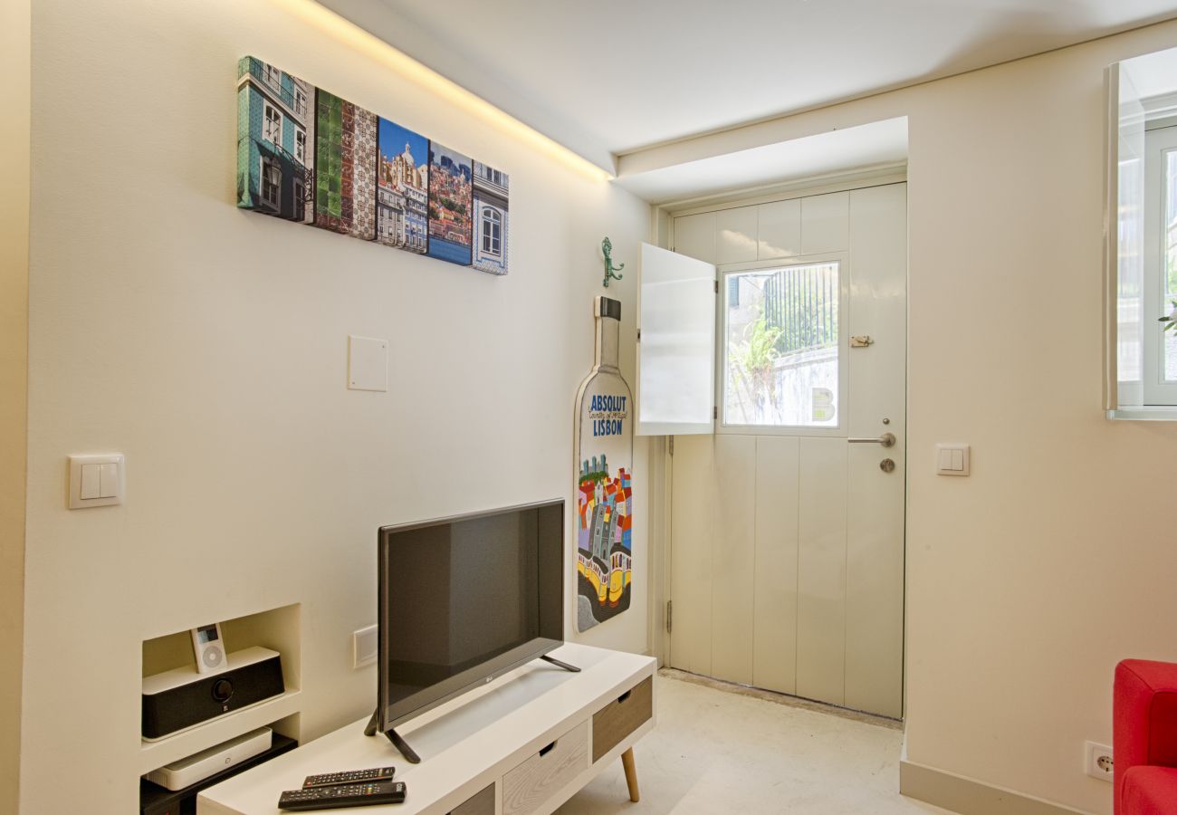 Studio in Lisbon - Alfama Boutique Apartment (C44) Studio in Lisbon - Alfama Boutique Apartment (C44)