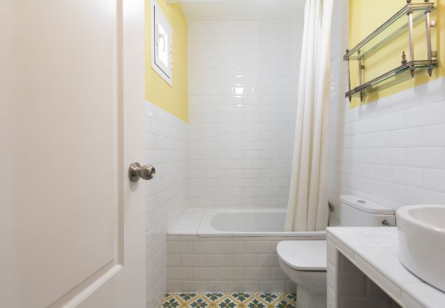 Apartment in Madrid - M (ESA81) Apto. Tribunal-Malasaña-Chueca Apartment in Madrid - M (ESA81) Apto. Tribunal-Malasaña-Chueca