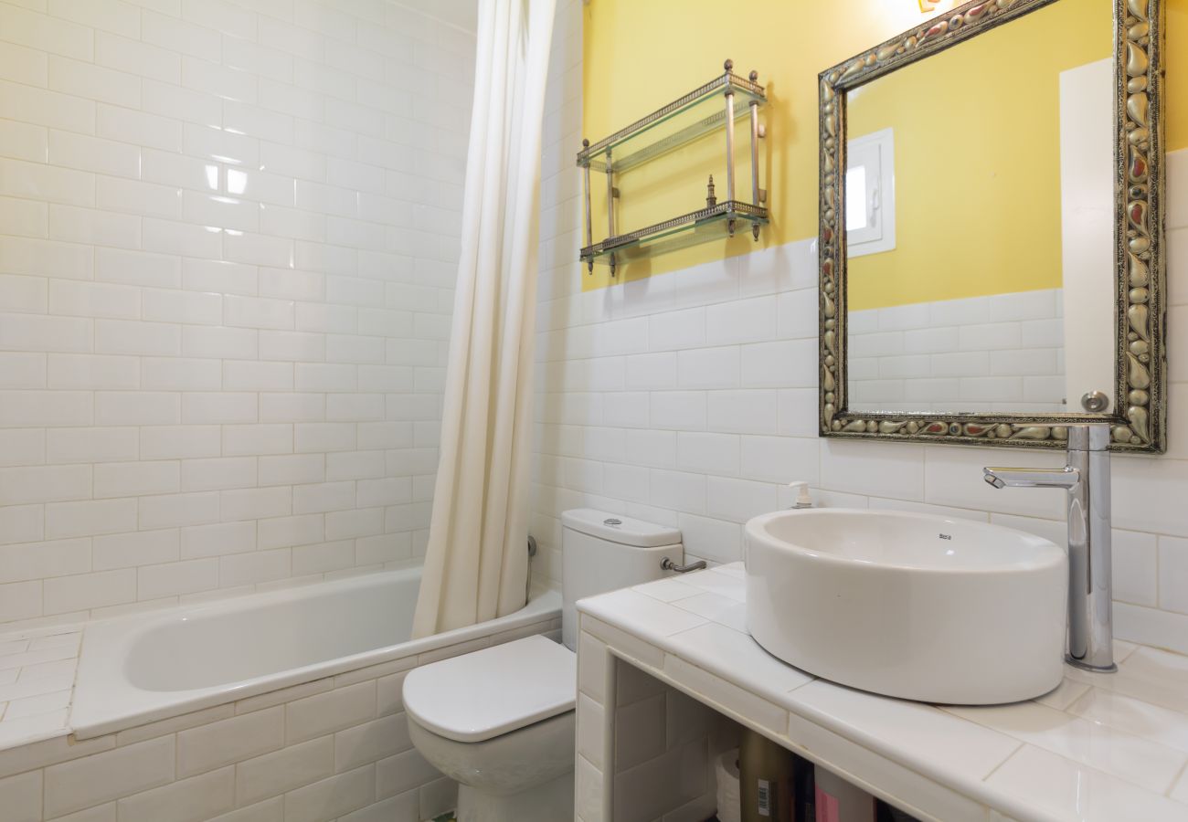 Apartment in Madrid - M (ESA81) Apto. Tribunal-Malasaña-Chueca Apartment in Madrid - M (ESA81) Apto. Tribunal-Malasaña-Chueca