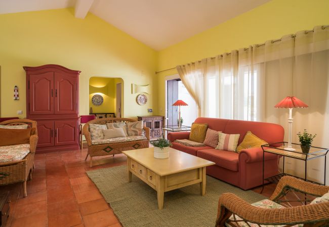 Villa in Albufeira - Falésia Beach Villa (S30) Villa in Albufeira - Falésia Beach Villa (S30)