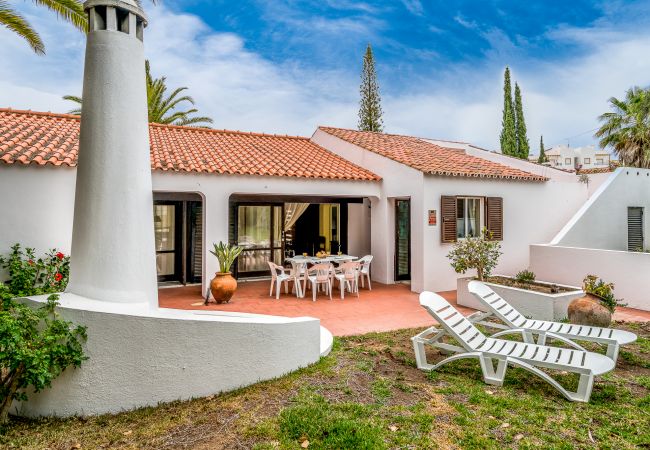 Villa in Albufeira - Falésia Beach Villa (S30) Villa in Albufeira - Falésia Beach Villa (S30)
