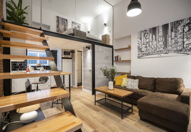 Apartment in Madrid - M (AMPE350) Apartamento dúplex con patio Apartment in Madrid - M (AMPE350) Apartamento dúplex con patio