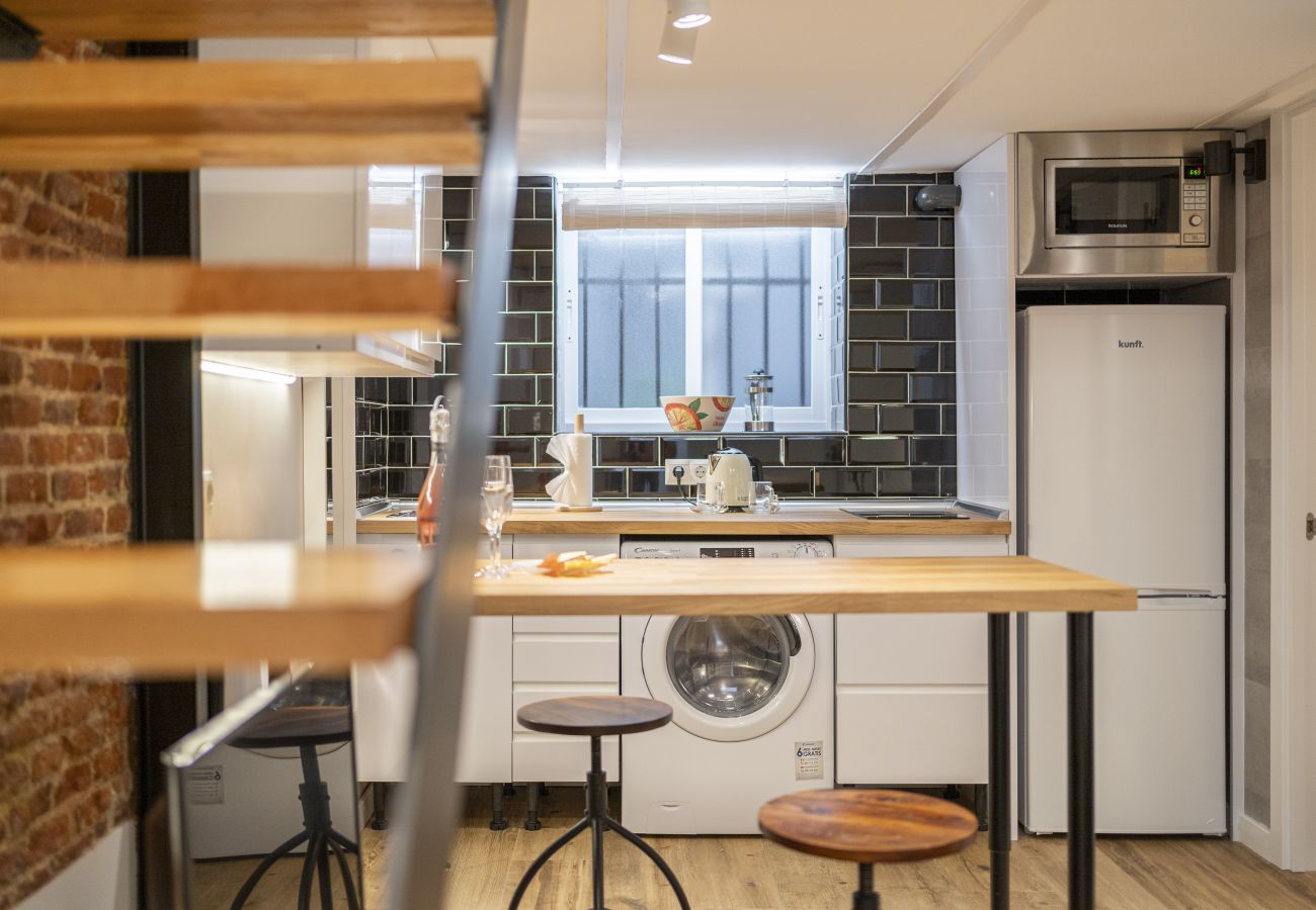 Apartment in Madrid - M (AMPE350) Apartamento dúplex con patio Apartment in Madrid - M (AMPE350) Apartamento dúplex con patio