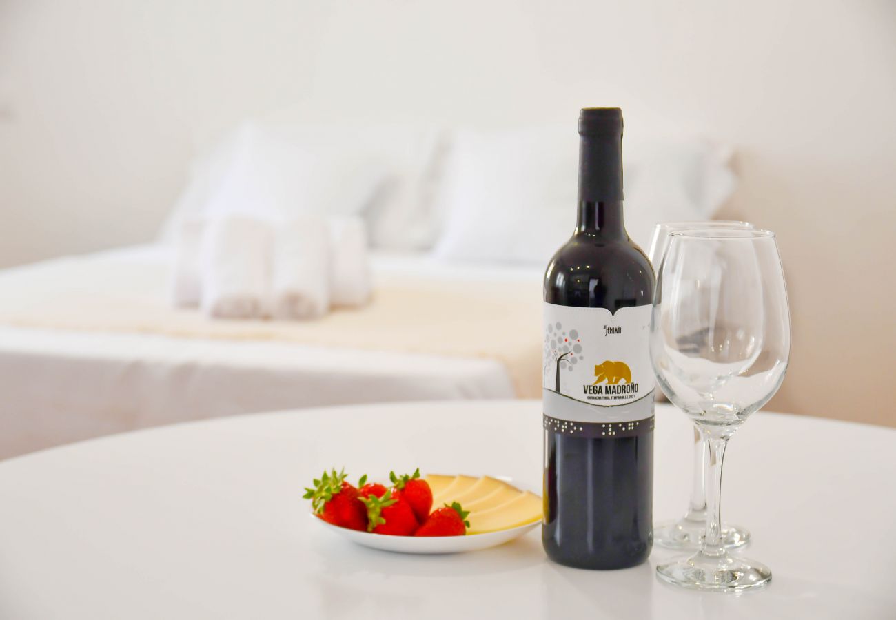 Studio in Madrid - M (MLU421) Apartamento TETUAN "CASTELLANA&quo Studio in Madrid - M (MLU421) Apartamento TETUAN "CASTELLANA&quo